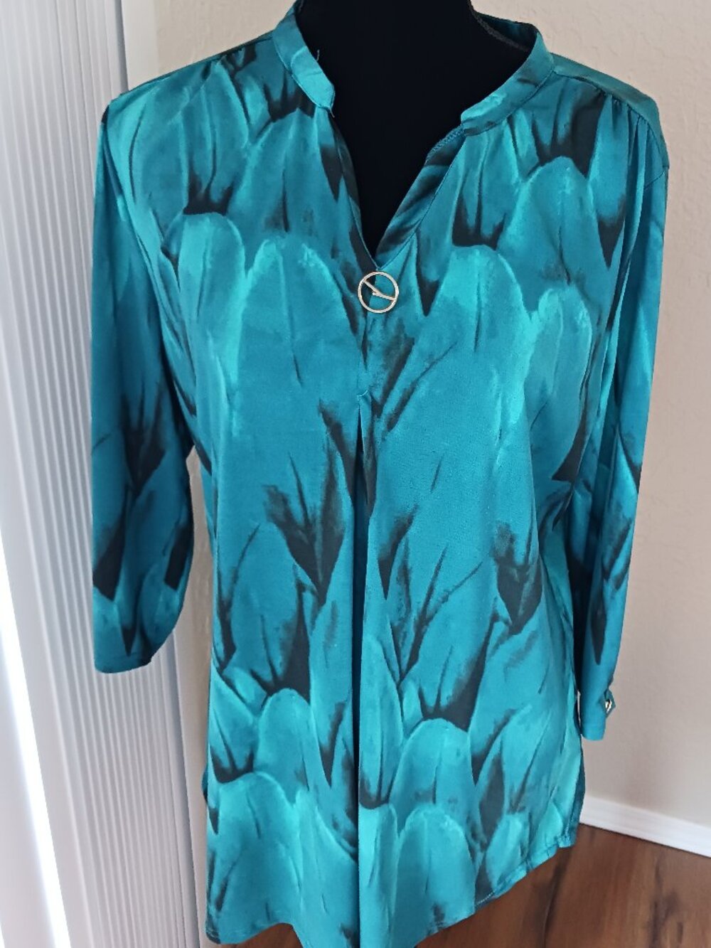 Valolia Teal & Black Top,  Size XL